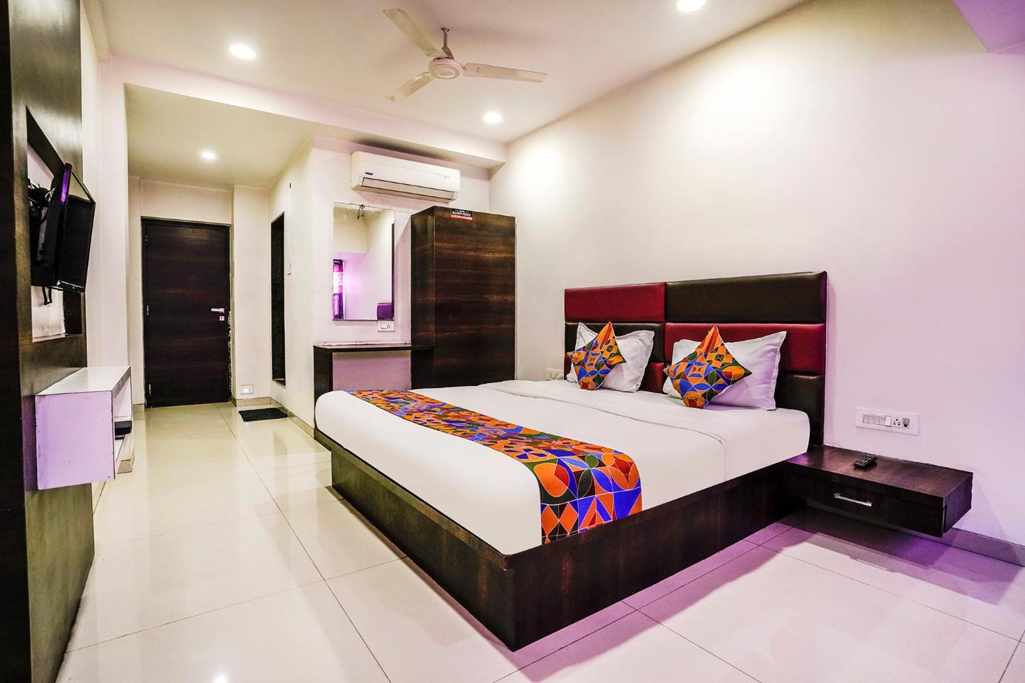 Fabexpress Raj Tourist Otel Nashik Dış mekan fotoğraf
